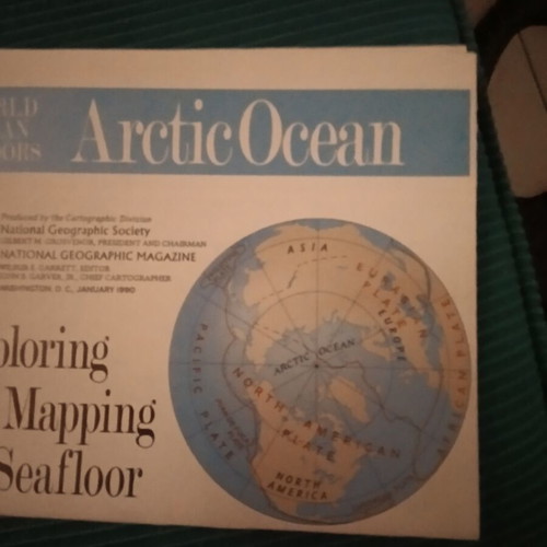 National Geographic maps set like new, pack of 4