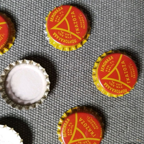 Collectible bottle caps 1986 like new, unused