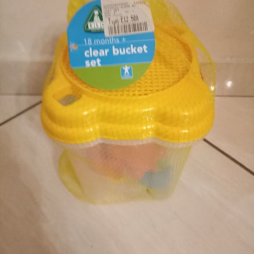 ELC Beach Bucket Set like new, from 18 months