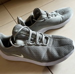 Nike athletic shoes like new, size 44, khaki