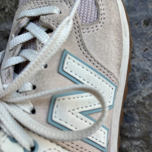 New Balance 574 athletic shoes like new, size 38, beige pink
