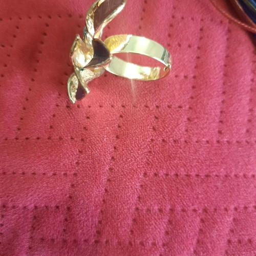 Adjustable ring like new, original design