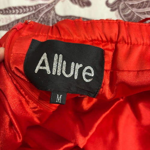 Allure dress red medium like new