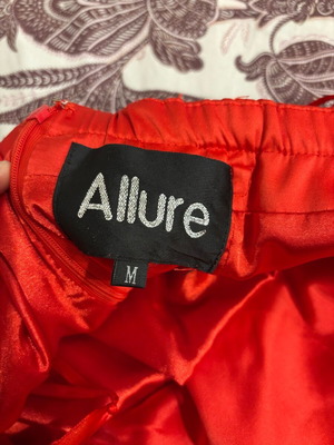 Allure dress red medium like new