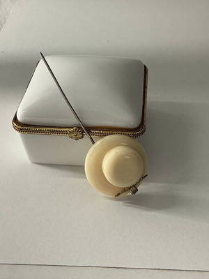 Vintage hat brooch used, beige and gold colors
