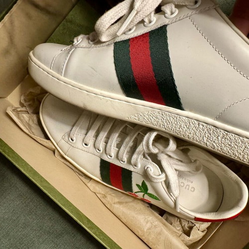 Gucci Ace white sneakers with red and green stripe, like new