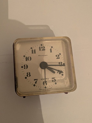 Jantar vintage Soviet table clock quartz
