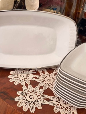 Serving Platters vintage porcelain from Bulgaria, like new, set of 11