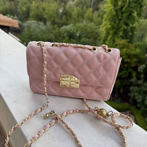 Pink crossbody bag like new with gold details