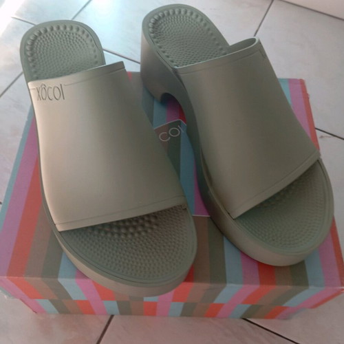 XÔCOI shoes new, size 39 fits also 40