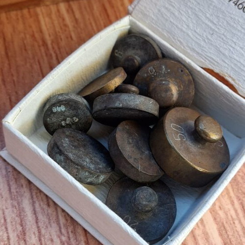 Old scale weights and pans set