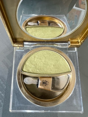 Guerlain Ombre Éclat single eyeshadow used