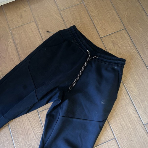 Nike Tech Medium black sweatpants like new
