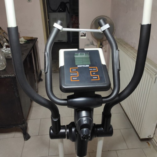 Kettler Verso 109 elliptical machine like new, Basic Series