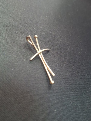 White gold cross 18 carat with 2 brilliant diamonds like new