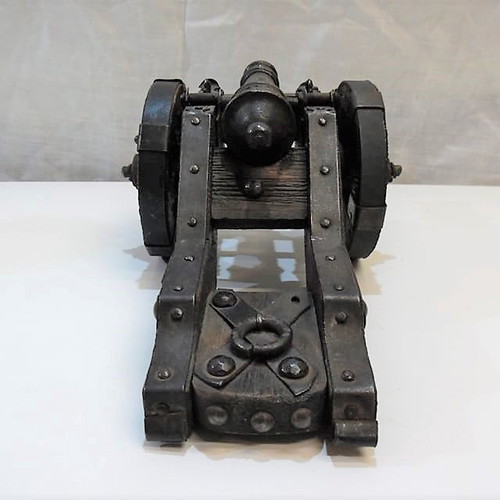Decorative cannon made of wood and metal like new