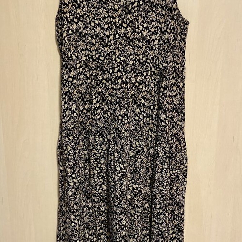 Dress long sleeveless black with beige flowers like new