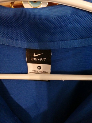 Nike polo polyester gym shirt size medium like new