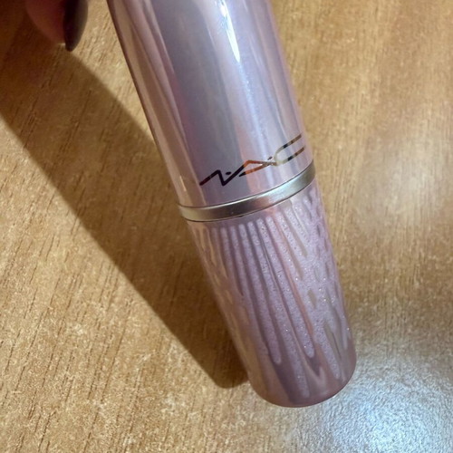 Mac Matte Lipstick in Heart Goes Boom shade like new