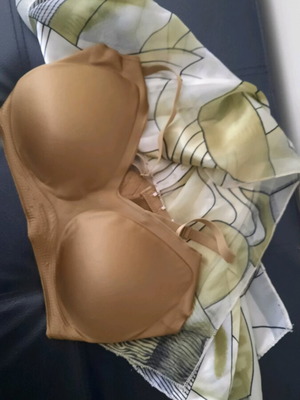 Bra 75B like new with free scarf