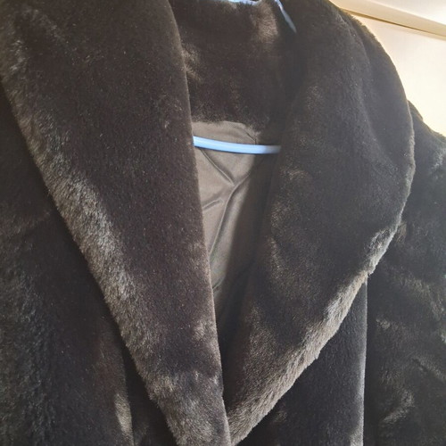 Elegant black fur coat, medium to large size
