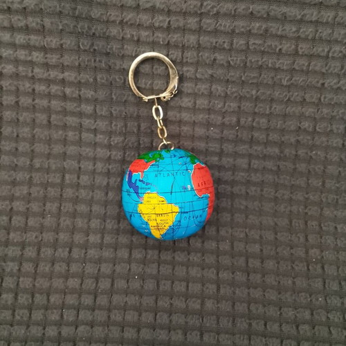 Collectible globe keychain 1980s new