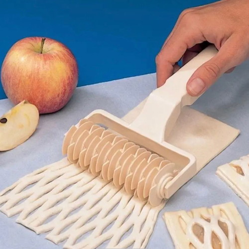 Dough cutting machine new for braided strips for pies