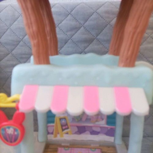 Mattel Enchantimals Miniature Ski Chalet toy used