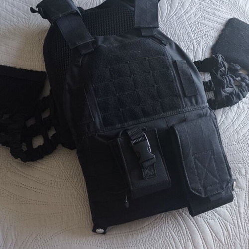 Pentagon carrier with radio and mobile phone pouch like new