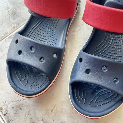 Crocs J3 sandals like new, sizes 34-35, blue