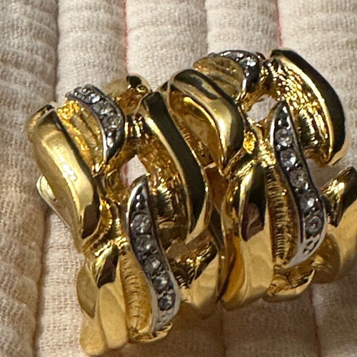 Earrings gold color with rhinestones clip new