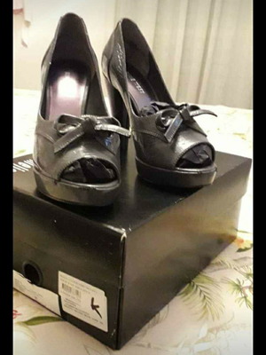 Nine West pumps used, gray, size 38