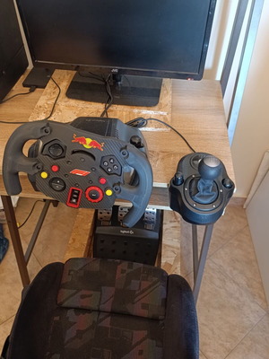 Logitech G29 racing wheel for PS4 and PS5, new