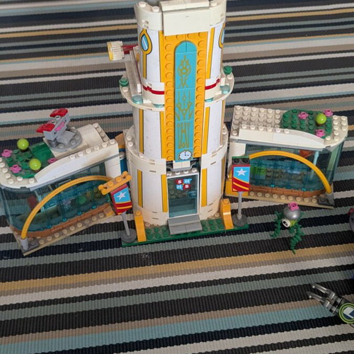 LEGO DC Super Hero Girls 41232 Super Hero High School set