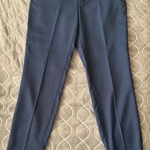 Men's suit new, worn once
