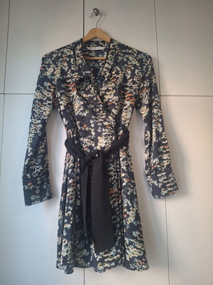 Zara Basic Floral Dress with Black Belt XS Like New