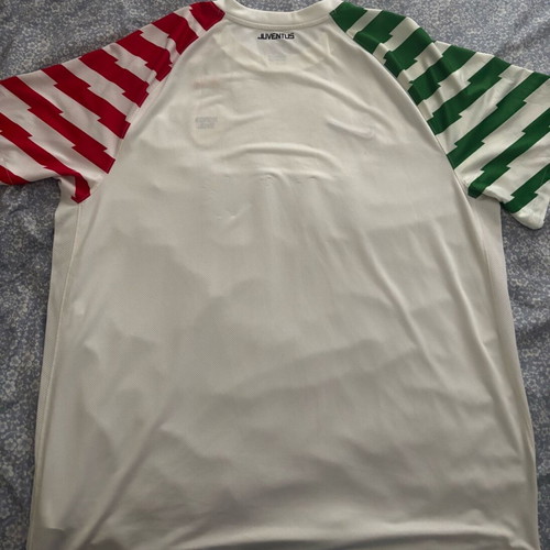 Juventus goalkeeper jersey like new, authentic