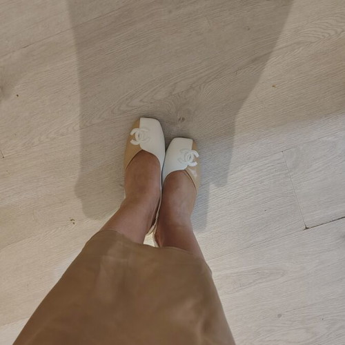 Chanel vintage leather pumps new, white and beige