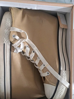Beige athletic shoes new, size 38, with hidden heel