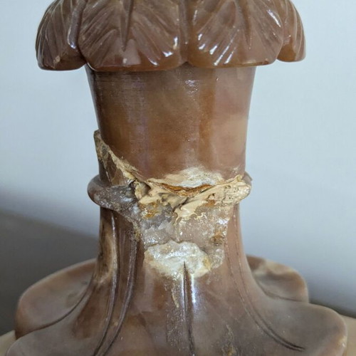 Vintage table lamp made of natural onyx alabaster, classic style