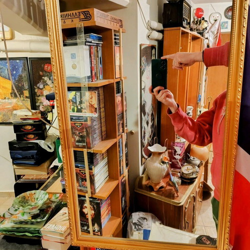 Mirror like new, dimensions 0.74x0.44