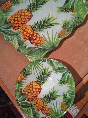 Decorative plates like new, set