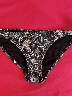 Accessorize bikini bottom used, side tie, black and white, size M