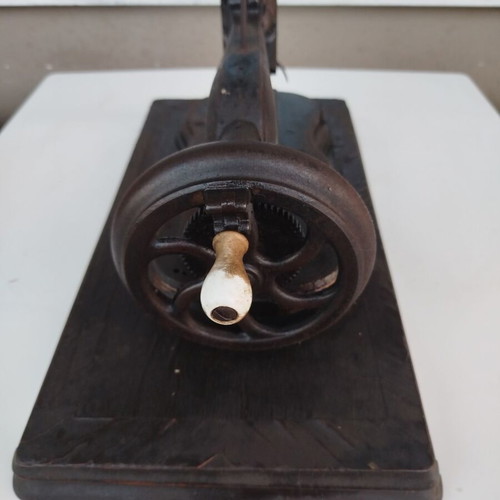 Köhler & Winselmann Maschinenfabrik sewing machine used, rare piece