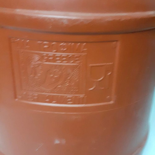 Plastic container used in excellent condition