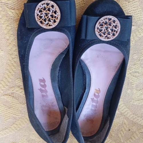Black ballerina flats size 37