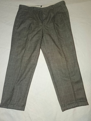 Suit with checkered pattern in gray, like new