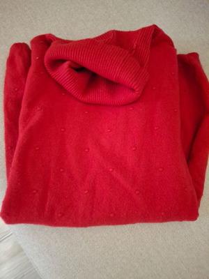 Miss Simbolo red pullover like new, small medium