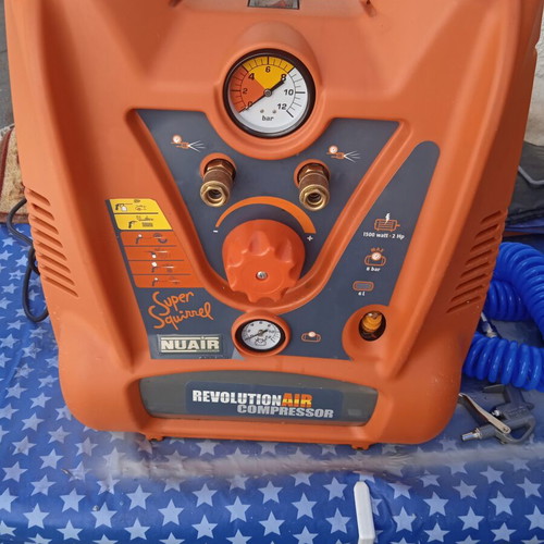 Nur Air portable air compressor with wheels