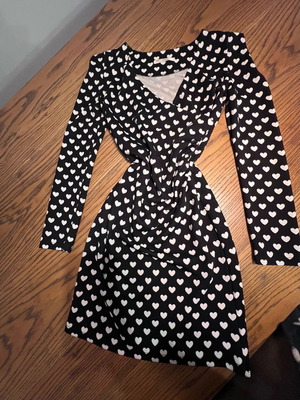 Elastic tight dress with heart print like new, black